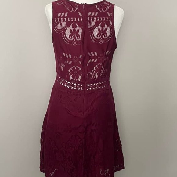 Burgundy Lace Dress - Midi Length - Size L - Picture 2 of 2
